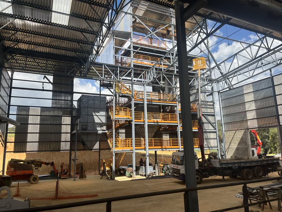 Montagem de planta industrial de remoção de ferro
