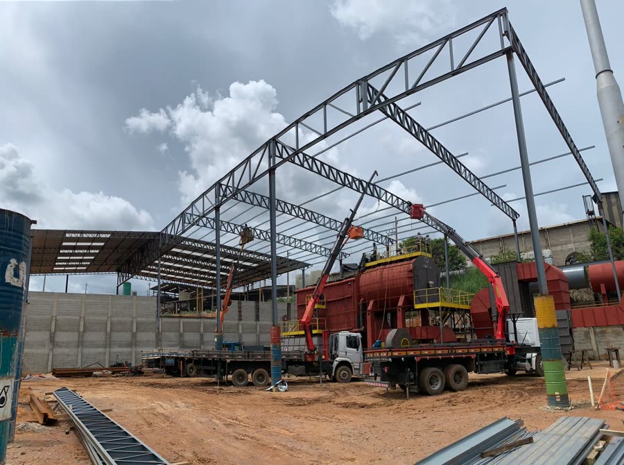 Montagem de cobertura e estruturas metálicas