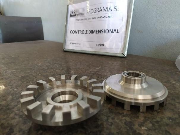 Usinagem de engrenagem de precisão